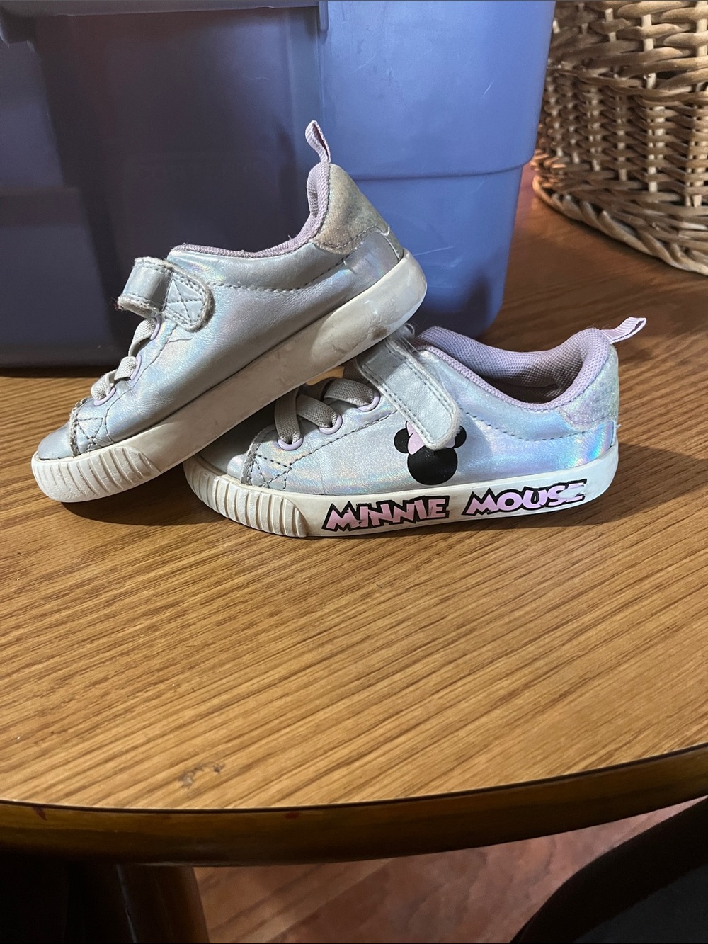 Toddler Girls Size 8 Minnie Mouse Disney H&M Sneakers Good Condition Pink Color